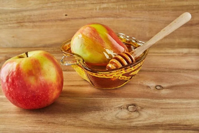 سیب و عسل