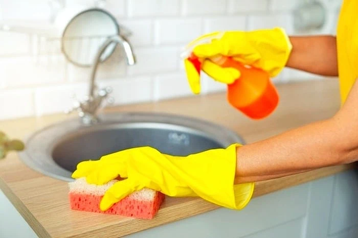 تمیز کردن سینک آشپزخانه