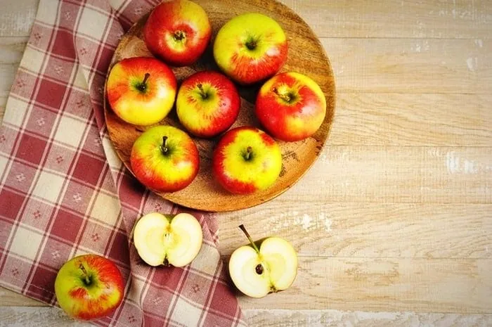 مضرات خوردن سیب در شب