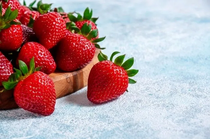 توت فرنگی برای پوست