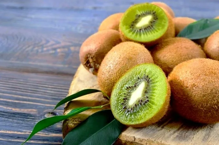 خواص و عوارض کیوی