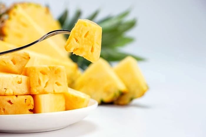 پوست کندن آناناس