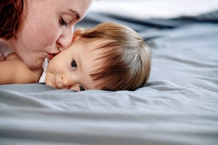 ندادن شیر سینه به کودک