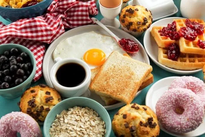 رفع خستگی در بهار صبحانه خوردن