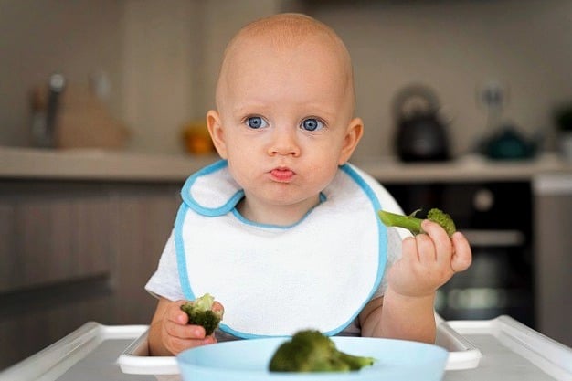 تغذیه کودک در شش ماهگی