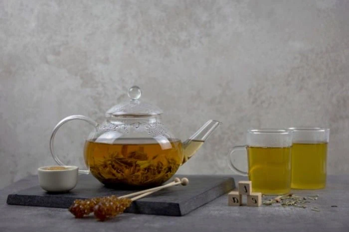 مصرف کردن چای سبز 