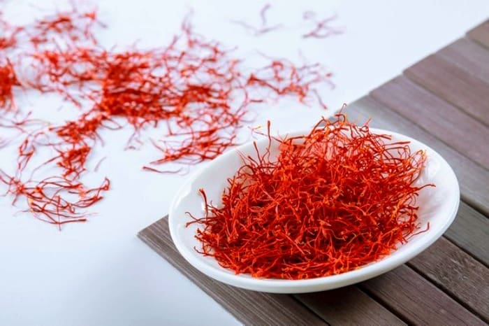 زعفران برای درمان بی نظمی قاعدگی خواص زعفران