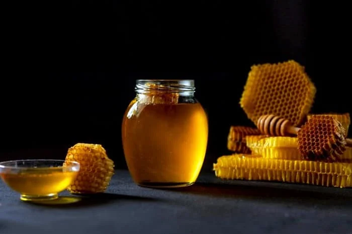 آنتی بیوتیک زردچوبه و عسل