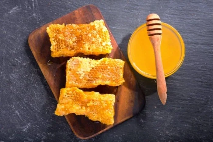 رنگ عسل لیندن عسل لیندن