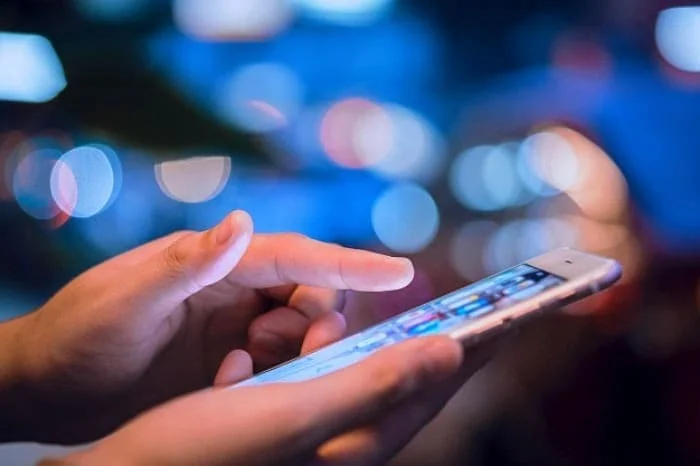 تلفن همراه و مضرات آن 