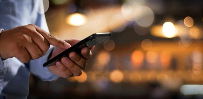 استفاده از تلفن همراه در محل کار