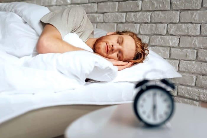 چگونه بی خوابی و کم خوابی شبانه را درمان کنیم خوابیدن سریع