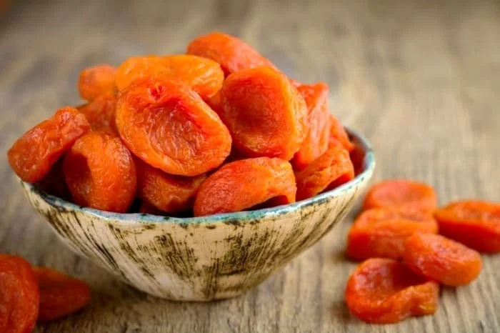 تاثیر برگه زردآلو بر جنین
