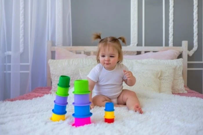  اسباب بازی مناسب نوزاد 9 ماهه 