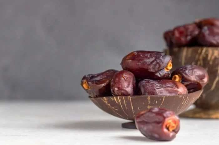 عوارض جانبی خرما 