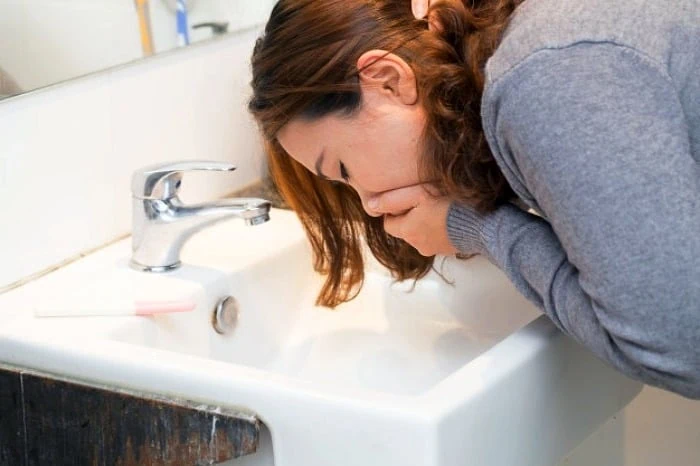 حالت تهوع و نفخ شکم