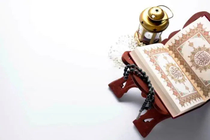 گوش دادن به قرآن