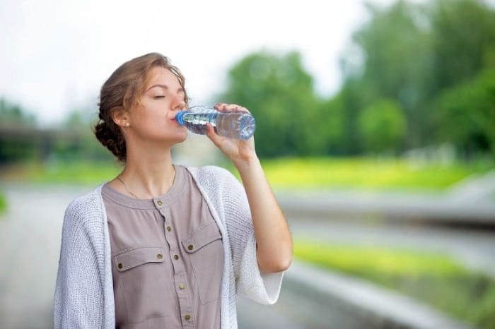 اهمیت نوشیدن آب