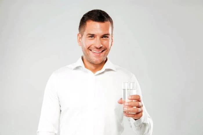 نوشیدن آب کافی