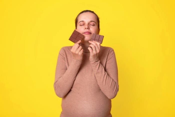 شکلات تلخ در بارداری مضر است؟ 