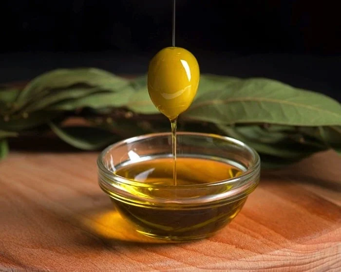 روغن زیتون و نمک