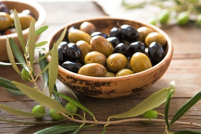 تفاوت زیتون سبز و سیاه در چیست زیتون