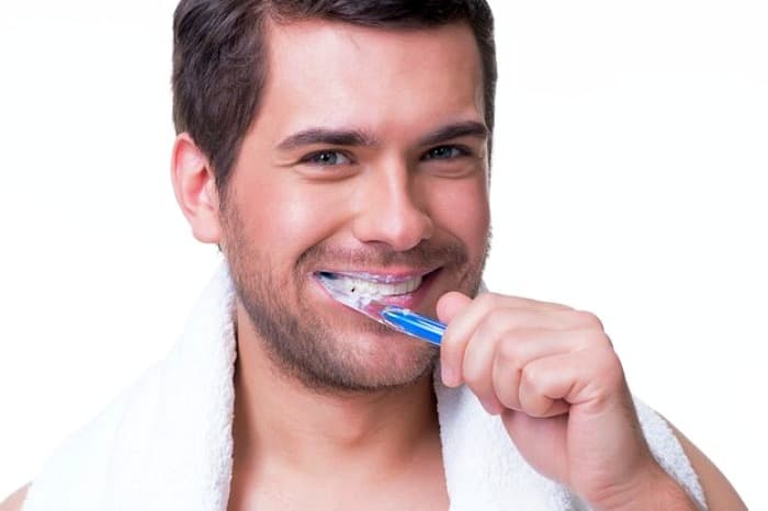 شستن دندان با آب