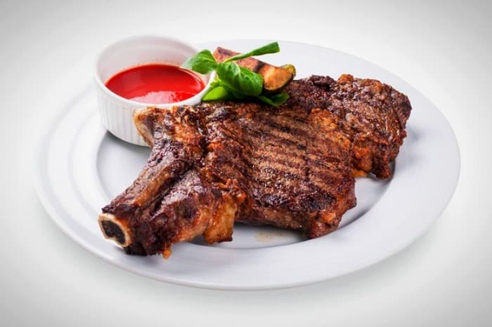 گوشت روی استخوان استیک گوشت