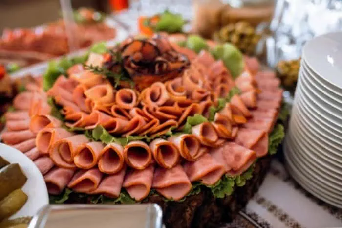 از خوردن سوسیس و کالباس بپرهیزید