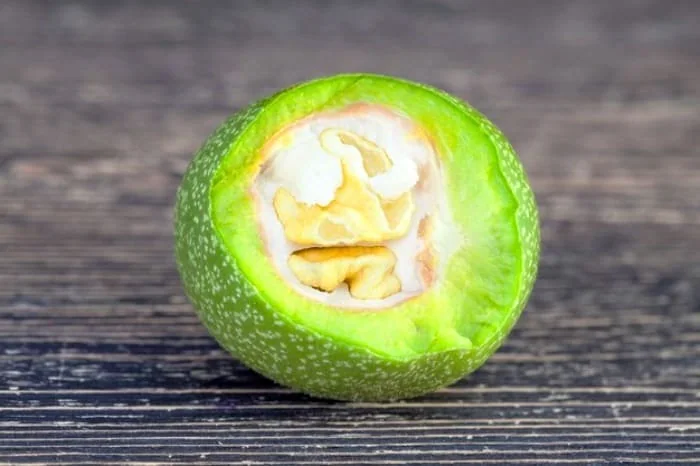 ماسک پوست گردوی سبز
