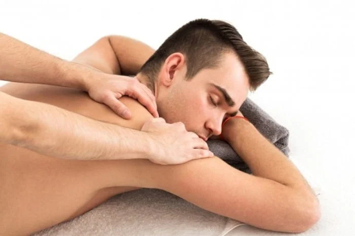 ماساژ دادن بدن