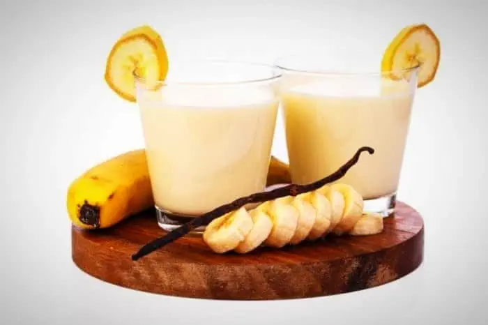 موز ، شیر موز و کیوی و توت فرنگی