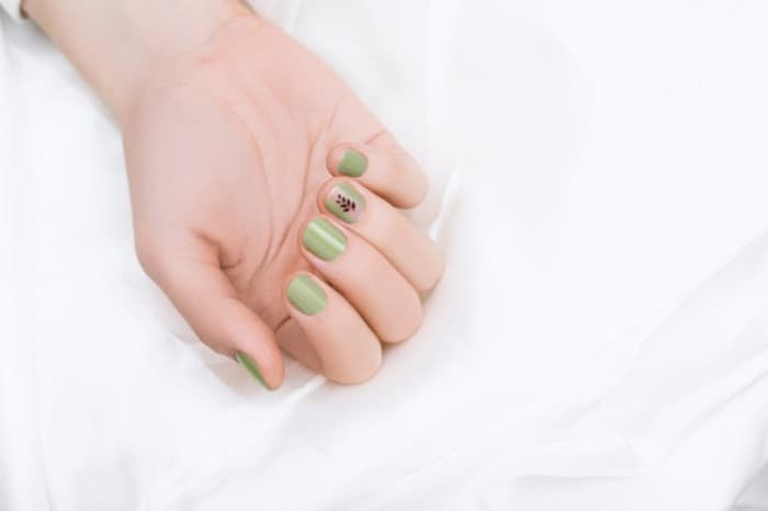 شخصیت شناسی ناخن لاک سبز