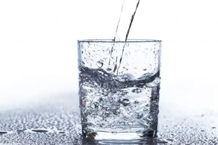 آب برای پوست