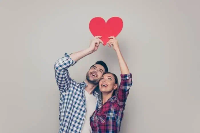 علائم فیزیکی عاشق شدن