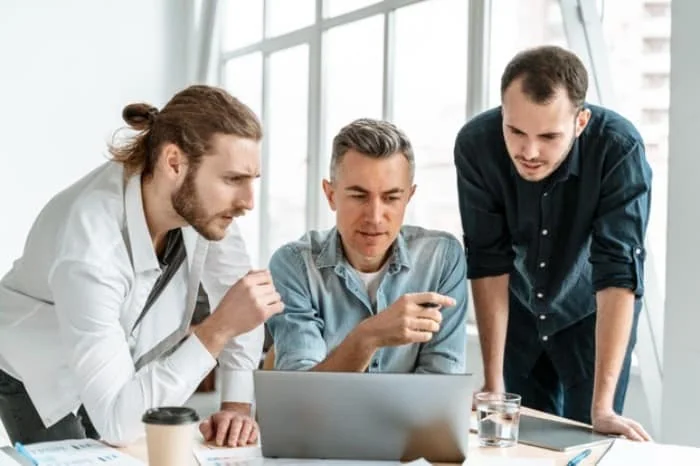 آگاه کردن رئیس