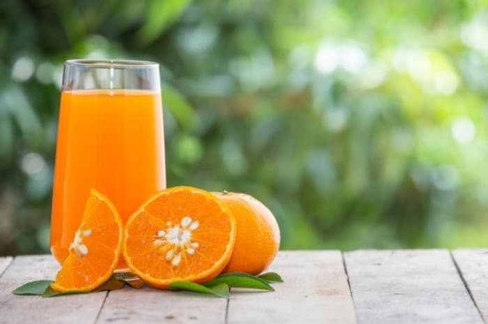 نوشیدن آب پرتقال