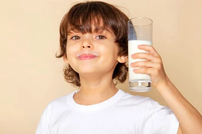 شیر گاو برای کودک