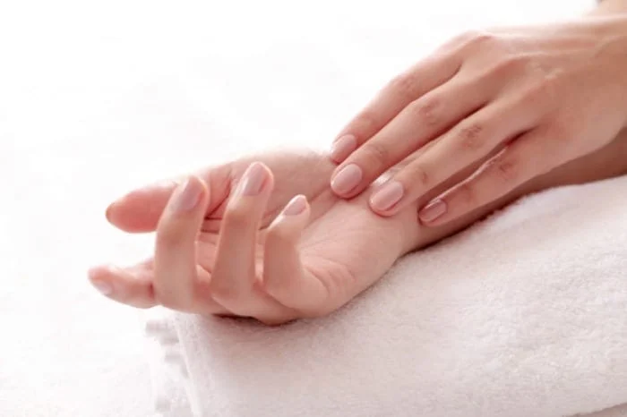 تعمیر ناخن شکسته