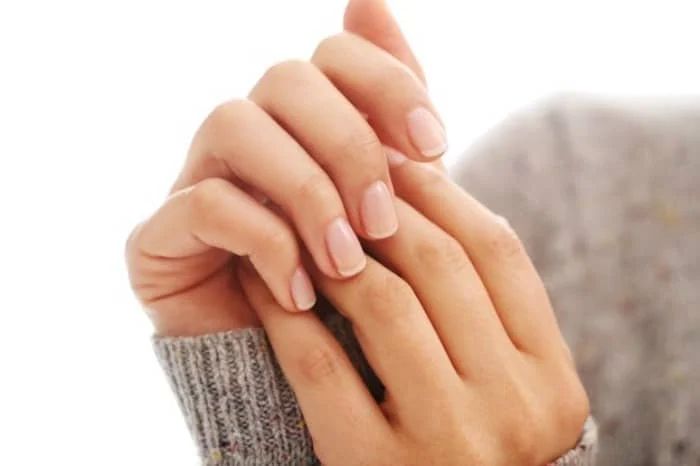 احکام کاشت ناخن