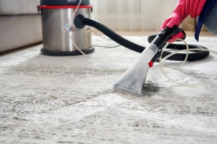 راه کارهای کدبانوها برای رفع بوی نامطبوع فرش