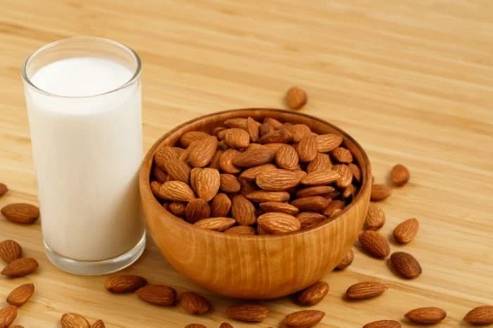 مضرات شیر بادام برای بدن ضرر شیر بادام