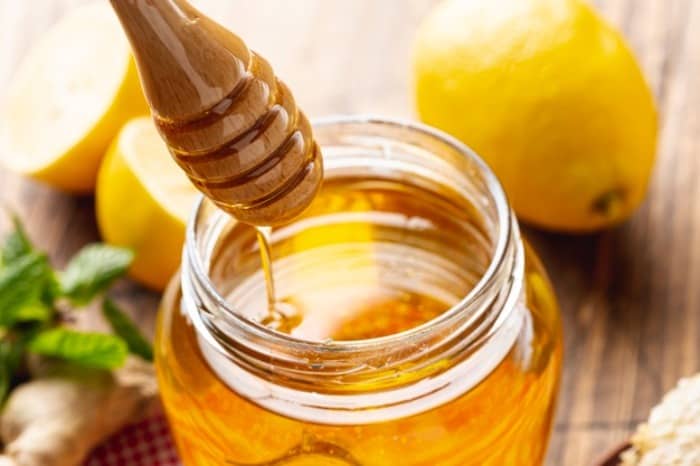 درمان سرماخوردگی با عسل و آبلیمو