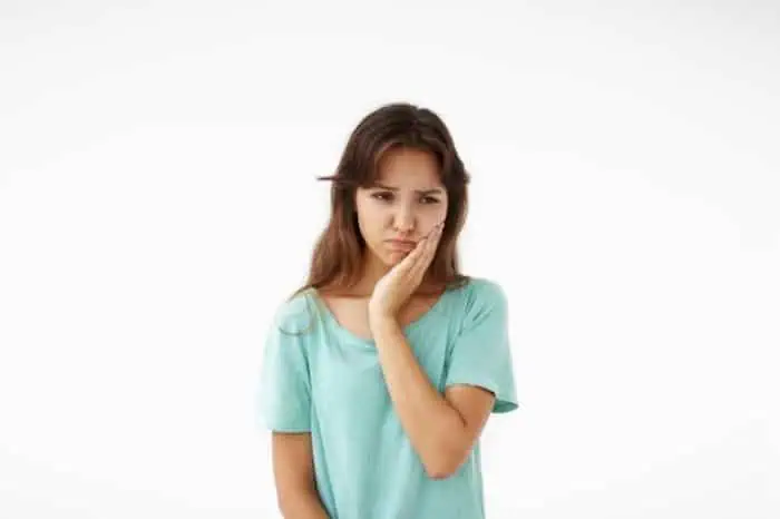 دلیل بی حس شدن دهان