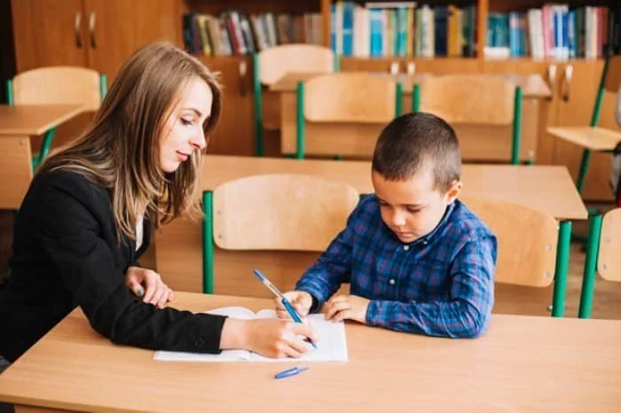 آموزش دادن به کودکان 