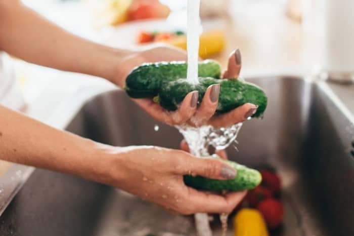 روشی صحیح برای شستشوی سبزیجات