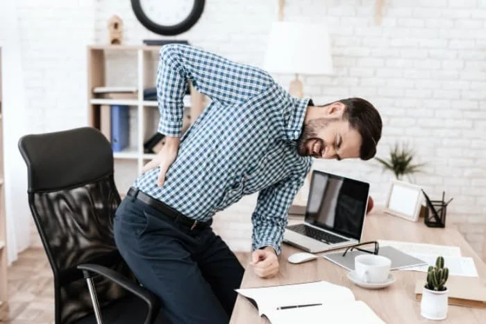 خطرات پشت میز نشینی