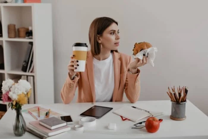 باعث چاقی میشود