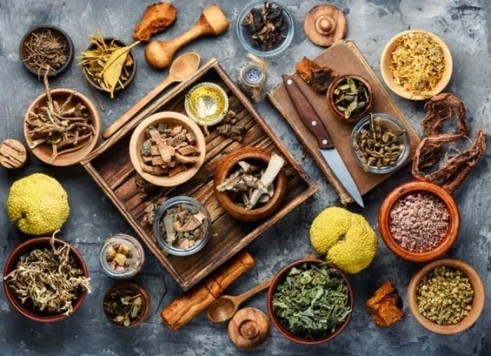 نگاهی به شغل عطاری و در آمد حاصل از آن شغل عطاری
