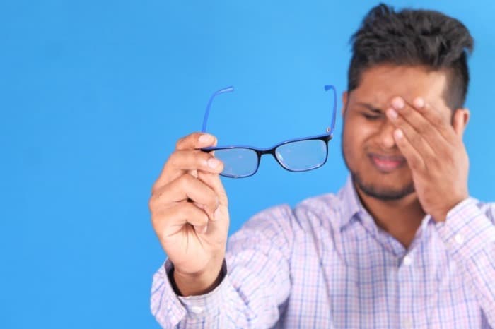 آموزش روشی موثر برای تمیز کردن عینک
